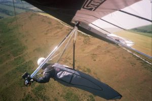 Hang glider in-flight photo