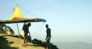 Roly the sailmaker readying to launch in a Southdown Sailwings Lightning from a mountain-side just outside Valls in Catalonia, Spain