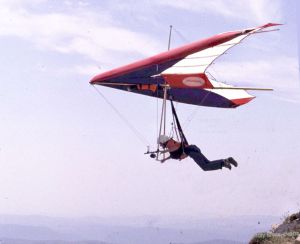 Roly launching in a Solar Wings Typhoon at Ager, northern Spain, in 1982