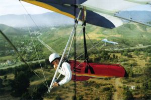 Ken de Russy and Fred Mellon flying hang gliders. Photo by Ken de Russy and Stephen Duke.