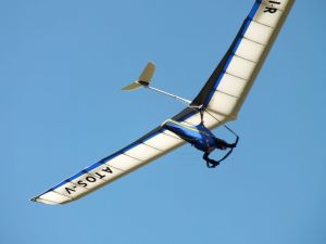  Richard Mosley in an AIR ATOS rigid hang glider