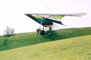 David Parsons launching in a Birdman Cherokee hang glider