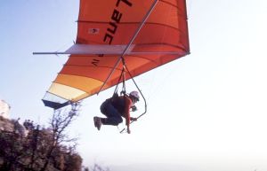 Graeme Bird launches in a Lancer 4 hang glider