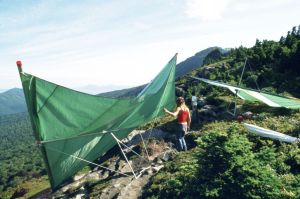 Hang gliders atop Grandfather Mountain
