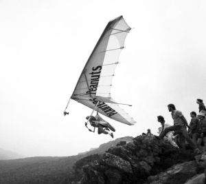 British champion John Pendry with Hugh Morton's camera attached to his hang glider at the Masters of Hang Gliding 1985 competition