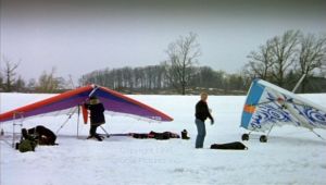 Hang gliders in Canadian movie When Night is Falling
